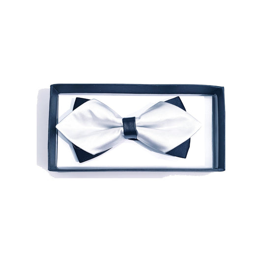 Papillon Wish Dance Shop doppio a punta fantasia argento sovrapposto a base nera, elegante accessorio da abbigliamento.