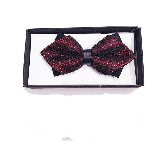 Papillon Wish Dance Shop a punta, fantasia elegante con mini quadri sovrapposti in rosso Bordeaux su base nera.
