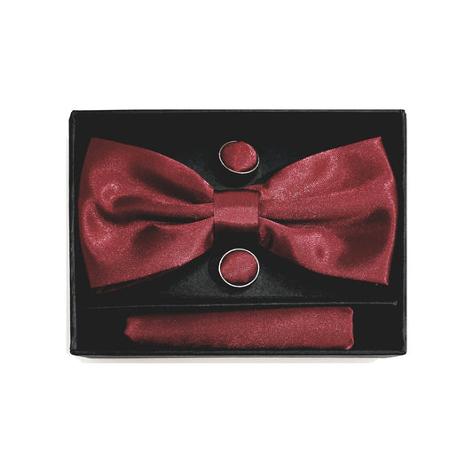 Set papillon in seta rosso granata con pochette e gemelli modello classico, elegante accessorio da uomo.