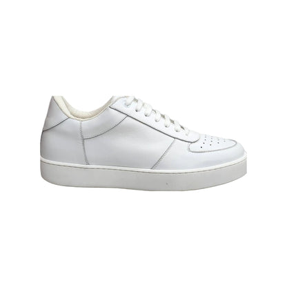 Sneaker bianca MIKI White (SK2) in pelle con fori traspiranti, fodera in tessuto antisudore e suola in lattice bianca.