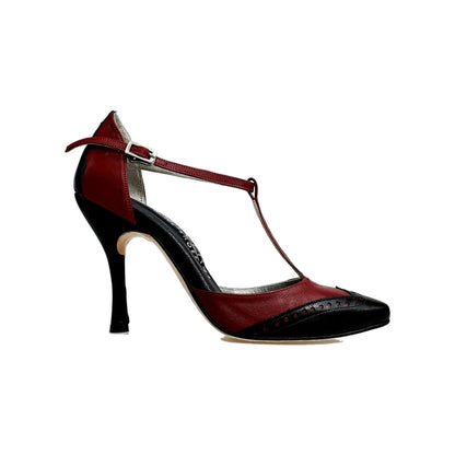 Scarpa chiusa da donna Wishdance Odette TS53 V in pelle bordò e nera, con dettagli eleganti e suola robusta.