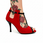 Carica immagine nella Galleria, Scarpa Jenny Red in camoscio rosso con dettagli e cinturini in vernice nera, scarpa elegante da Wish Dance Shop
