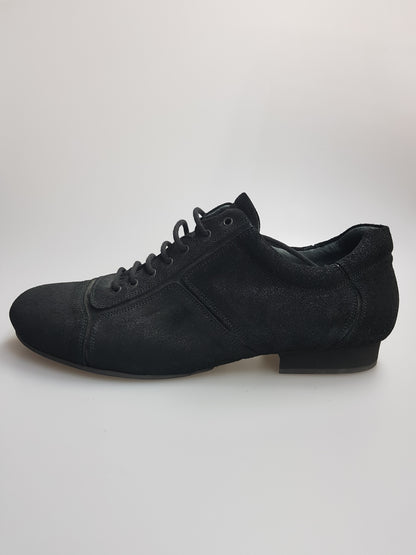 Scarpa Daniel Movida by WISH DANCE, sneaker in camoscio nero con inserti in vernice nera, dettagli eleganti e moderni