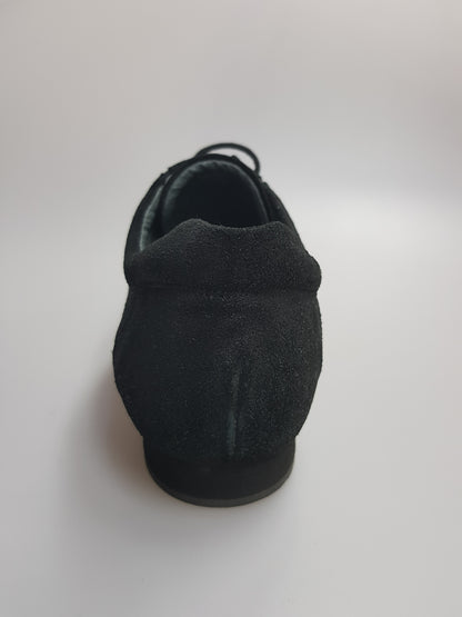 Scarpa sneaker Daniel Movida by Wish Dance in camoscio nero con inserti in vernice nera, dettagli eleganti e moderni