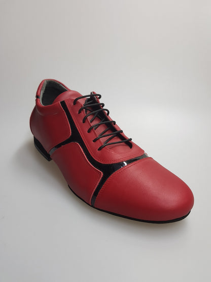 Scarpa Antony 115H da uomo in pelle rossa con inserti in vernice nera, scarpa da ginnastica stile sneaker, vista frontale.