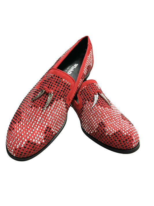 Scarpa mocassino Wishdance Lion Red Silver Black (PJ) in camoscio rosso con miniborchie nere e zanne, dettaglio elegante.