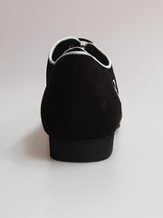 Load image into Gallery viewer, Esteban (MS07) KIMA - Stringata da Uomo chiusura Mod. Oxford in Camoscio Nero e Raso seta Zebrato Ricamo Kima Bianco Forma Tonda
