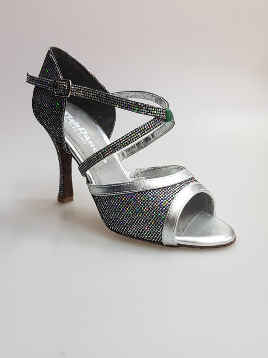 Sandalo donna Wendi/BO-N Wish Dance Shop in pelle argento e dettagli boreale, aperto con cinturino e suola in gomma.