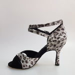 Load image into Gallery viewer, Elison QB - 32QB NA (1101) - Sandalo da Donna in Tessuto Maculato Grigio e Camoscio Nero
