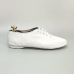 Carica immagine nella Galleria, Scarpa jazz Cahetel White di Wish Dance Shop in pelle bianca, comoda e elegante, ideale per danza jazz.
