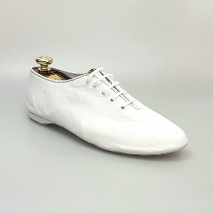 Scarpa jazz bianca Cahetel White J04 in pelle, comoda e elegante, ideale per danza jazz.