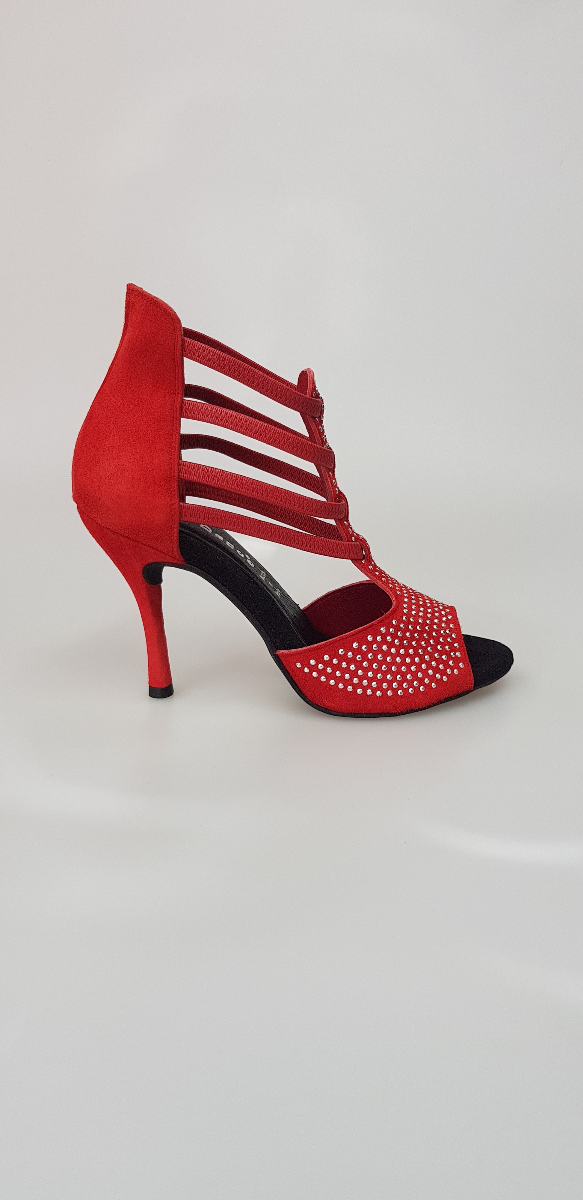Sandalo donna Hera (460) in camoscio rosso con borchie a specchio e tacco a spillo, di Wish Dance Shop.
