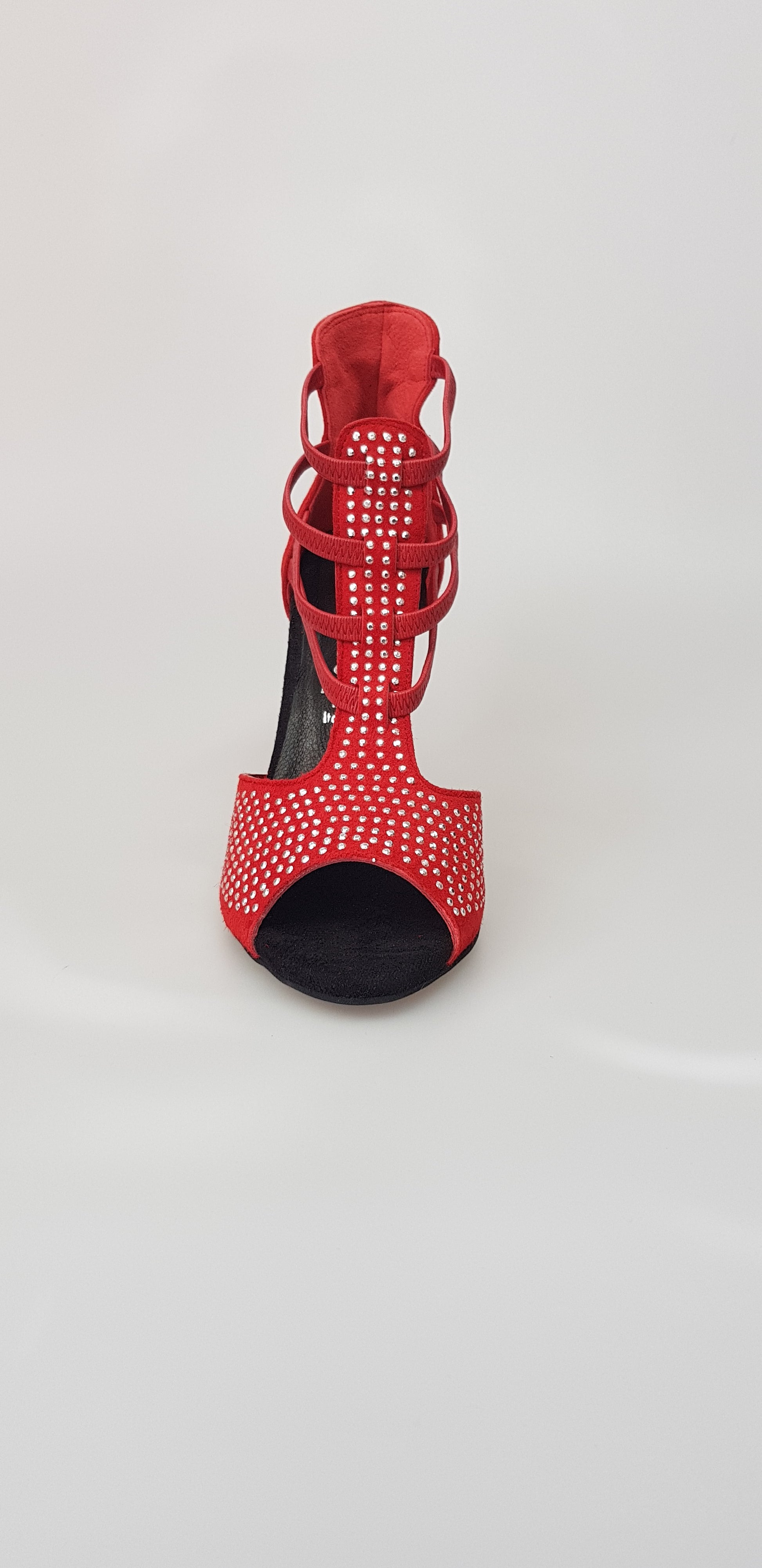 Sandalo donna Hera in camoscio rosso con borchie a specchio e tacco a spillo, stile elegante e alla moda.