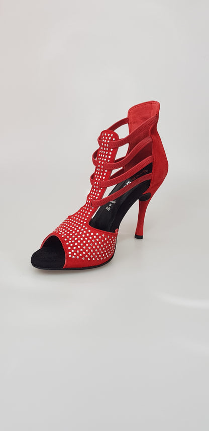Sandalo da donna Hera in camoscio rosso con borchie a specchio e tacco a spillo, di Wish Dance Shop.