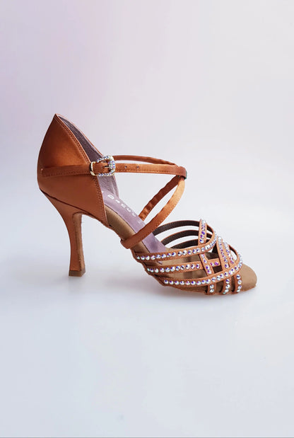 Scarpa da donna Wish Dance Shop Onda QC Marylu in raso di seta bronzo, cinturino incrociato, tacco a rocchetto e dettagli Swarovski.