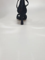 Load image into Gallery viewer, 314H - Black Satin Shoe Without Net with Stripes and Rock Heel
