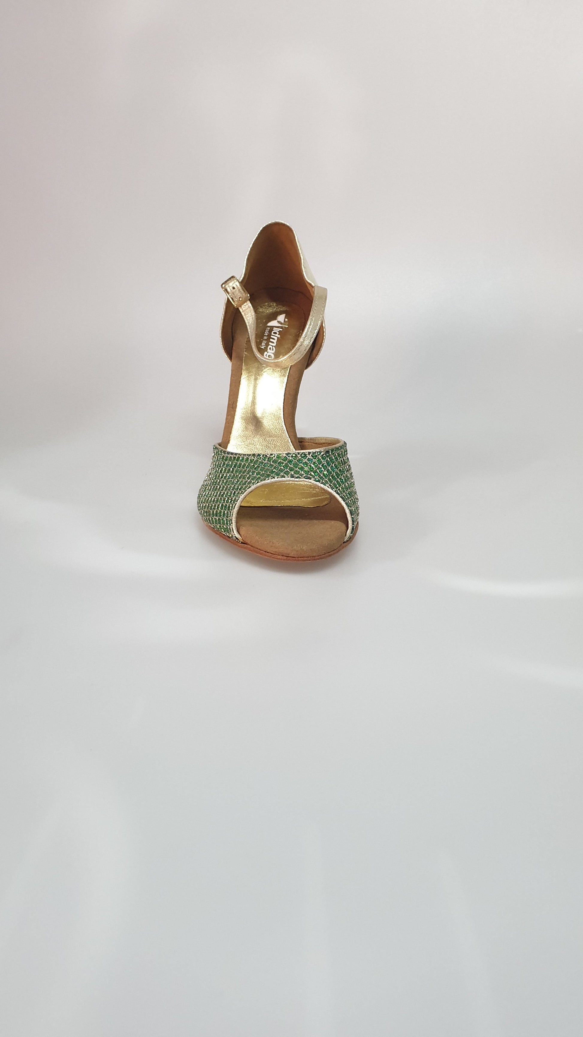 Scarpa verde 605 Trend Outlet, vista frontale con dettagli in tessuto e suola bianca, stile casual e alla moda