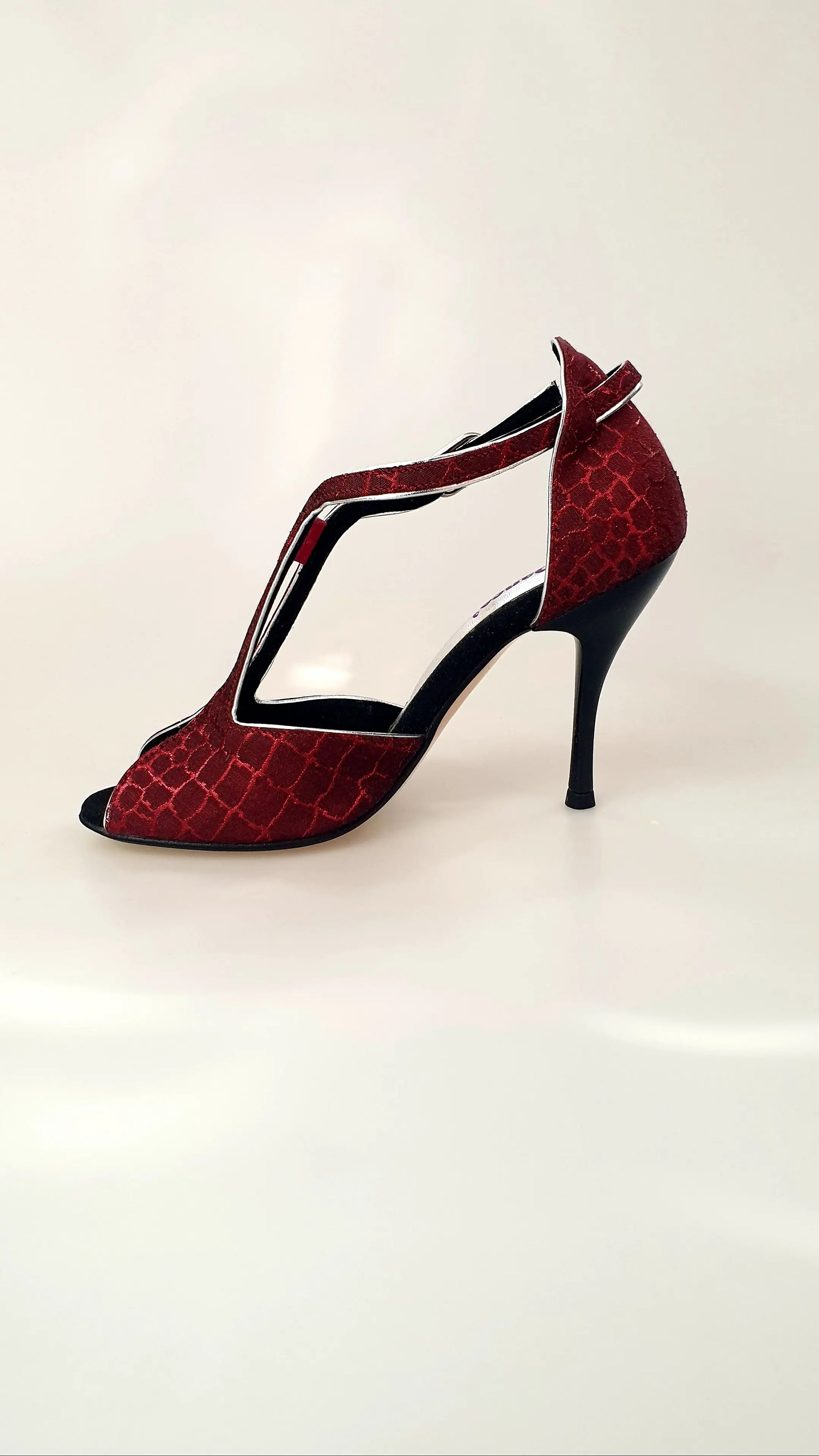 Scarpa donna Wishdance Fascino 401 in Sunset Rosso, elegante e comoda, vista laterale con dettagli colorati e suola bianca.