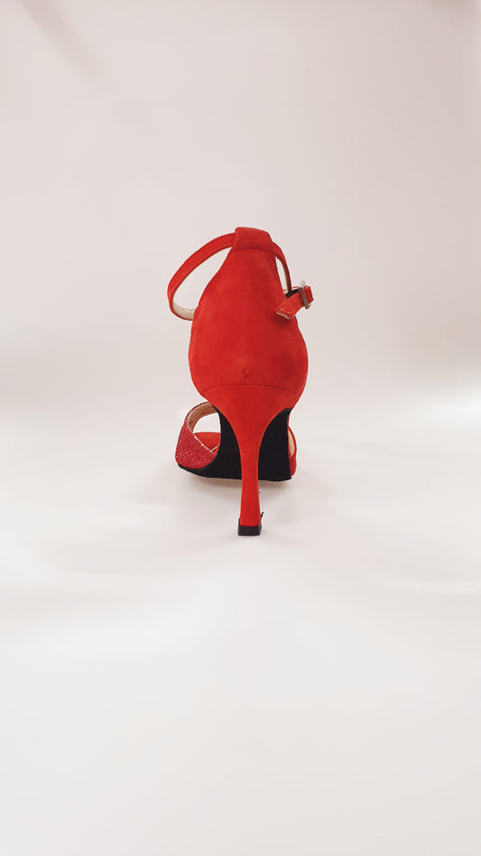 Scarpa in camoscio rosso e glitter rosso, modello 32QB (B), con suola bianca e design elegante, brand Outlet.
