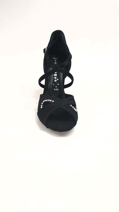 Scarpa da donna Gravity SW QC Wish Dance Shop in raso seta nero con Swarovski, cinturino incrociato sul collo del piede.