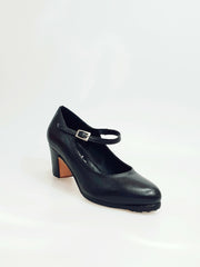 Load image into Gallery viewer, Carmen (B) - Flamenco Decoltè Shoe in Black Leather with Handstuffed Nails
