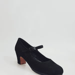 Carica immagine nella Galleria, Carmen (B) - Scarpa Decoltè Da Flamenco in Camoscio Nero con Chiodi Ribattuti a Mano
