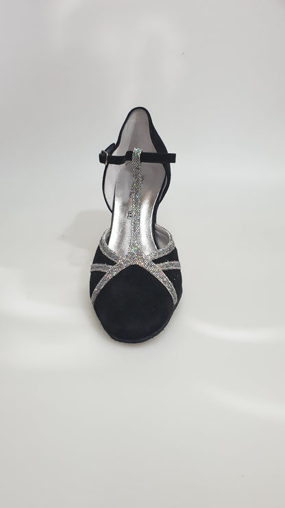 Scarpa semi chiusa in camoscio nero Boreale Silver, modello 3266 (TPDA), vista frontale con dettagli eleganti e suola robusta.