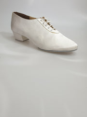 Load image into Gallery viewer, 106H - Ivory White Satin Shoe
