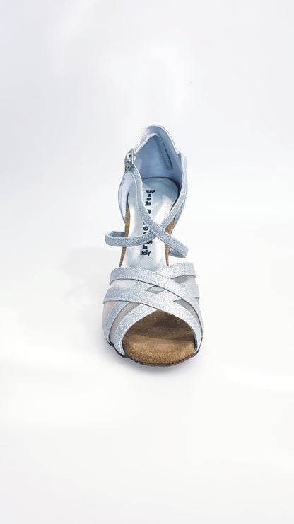 Scarpa da donna Wishdance Melany QC in glitter argento con retina e cinturino incrociato, tacco rocchetto, su sfondo neutro.