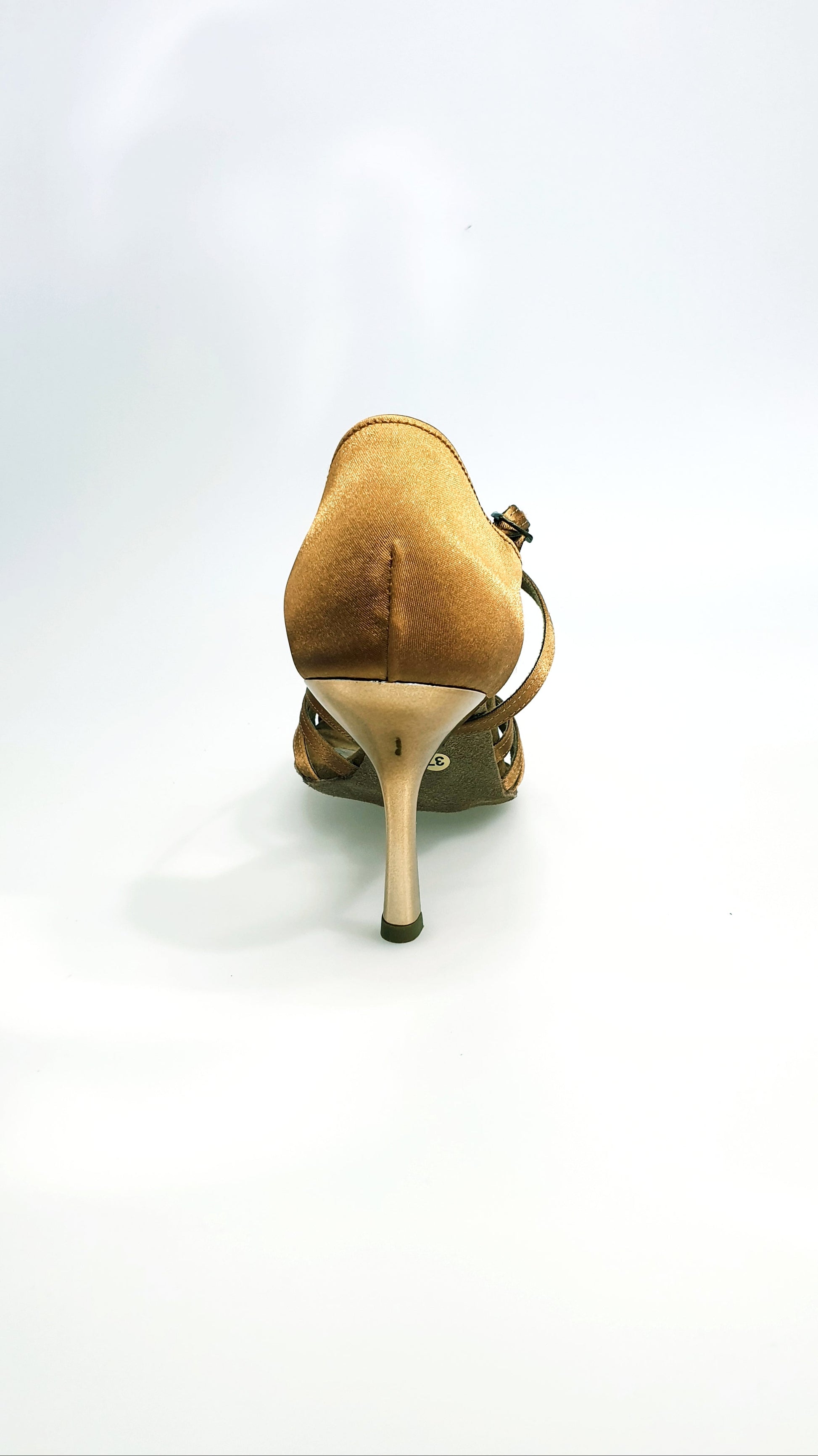 Scarpa da ballo Wishdance Fabiana con tacco a stiletto, raso seta bronzo, fascette e nodino in tessuto laminato bronzo.