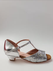Load image into Gallery viewer, Linda - Girl&#39;s Basic Shoe in Silver Glitter with Heel and Heel in Silver Leather
