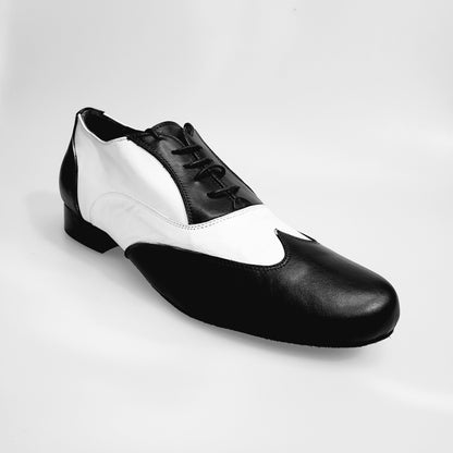 Scarpa stringata Fred MS12 Wish Dance Shop in pelle nera e bianca, modello Oxford con forma tonda, coda di rondine, dettagli eleganti