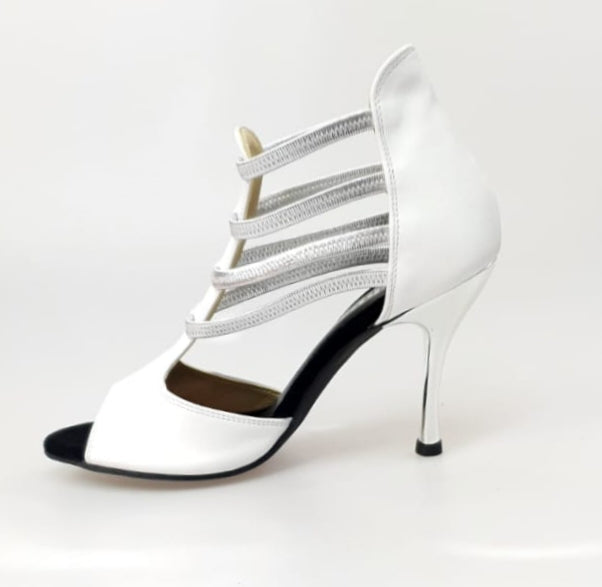 Sandalo donna MILITE Silver Wish Dance Shop in pelle bianca con elastici argento e tacco a spillo laminato argento.