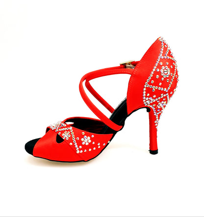 Scarpa da donna Consuelo Plus QC Wish Dance Shop in raso seta rossa con Swarovski boreali e cinturino incrociato sul colletto