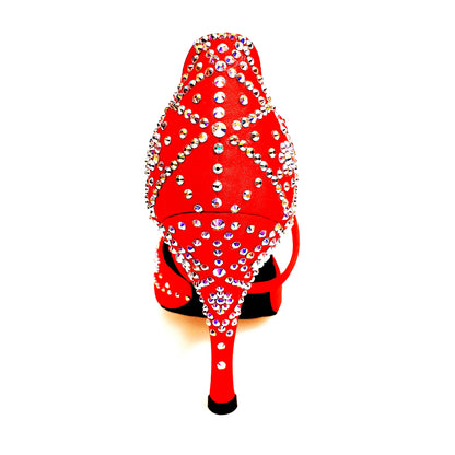 Scarpa da donna Consuelo Plus QC Wish Dance Shop in raso seta rosso con Swarovski Boreali e cinturino incrociato sul collopiede