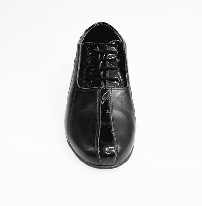 Scarpa da uomo Wish Dance Andrey (005V) in pelle nera con intarsi in vernice, modello Oxford con chiusura stringata.