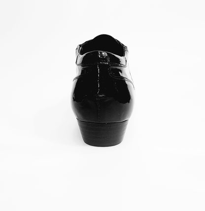 Scarpa da uomo Wish Dance Andrey (005V) in vernice nera con inserto in vernice, modello Oxford con chiusura stringata