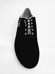 Carica immagine nella Galleria, Esteban (MS07) KIMA - Stringata da Uomo chiusura Mod. Oxford in Camoscio Nero  Ricamo Kima Bianco Forma Tonda