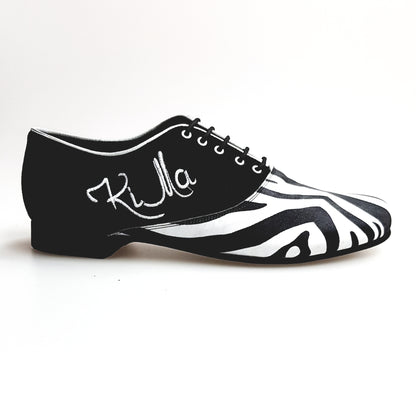 Scarpa uomo Wish Dance Shop Esteban KIMA stringata Oxford in camoscio nero e raso seta zebrato con ricamo bianco, forma tonda.