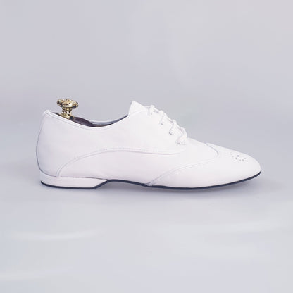 Scarpa jazz Billie Pearl White in pelle bianca con profilo bianco, ideale per danza jazz, marca Wish Dance Shop.