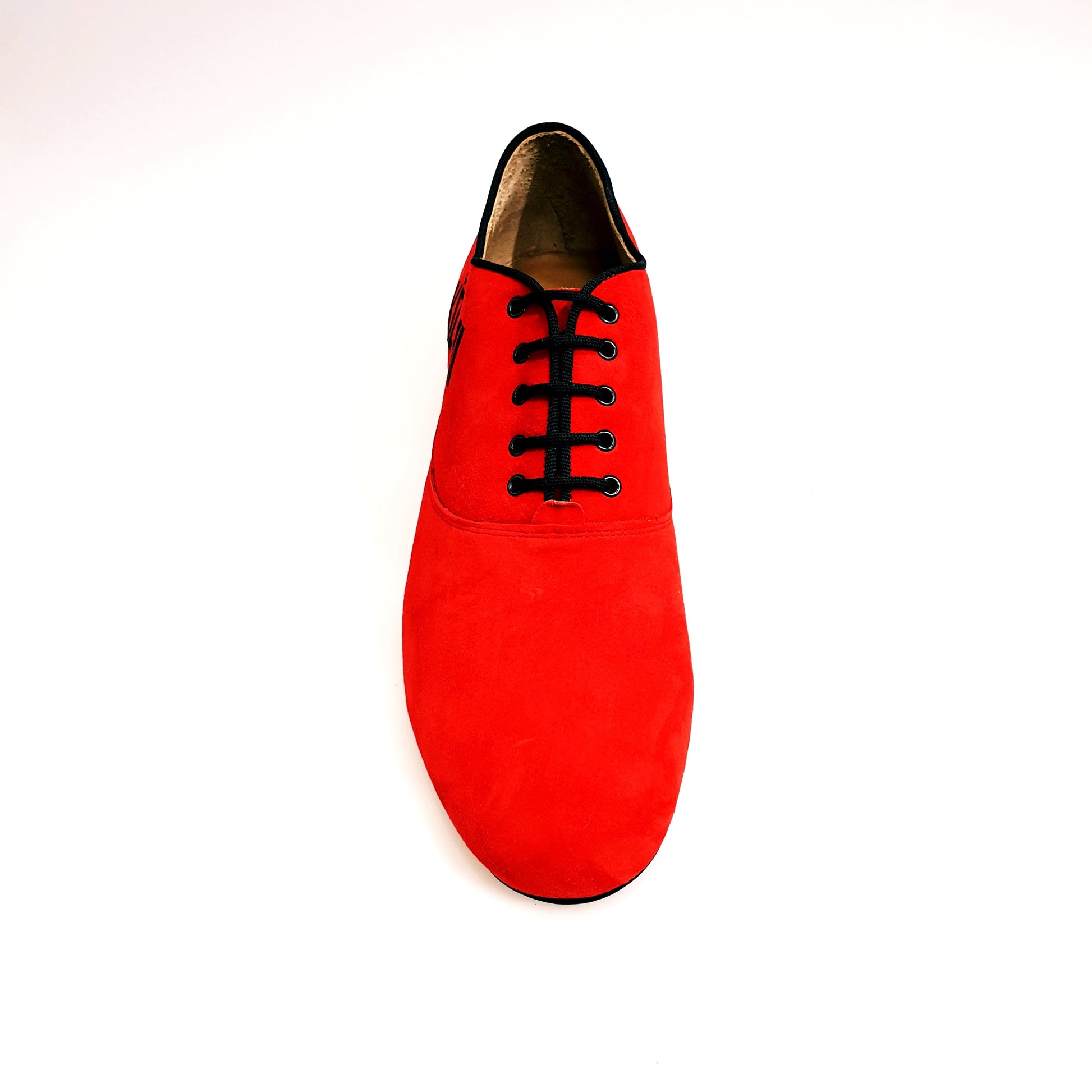Scarpe stringate da uomo Milano KIZMI in camoscio rosso con profilo nero, forma tonda e ricamo nero, stile Oxford elegante.