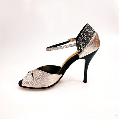 Sandalo da donna Marisa (588) in lurex pitone Kate Brown, scarpa elegante in pelle con tacco medio, vista frontale.