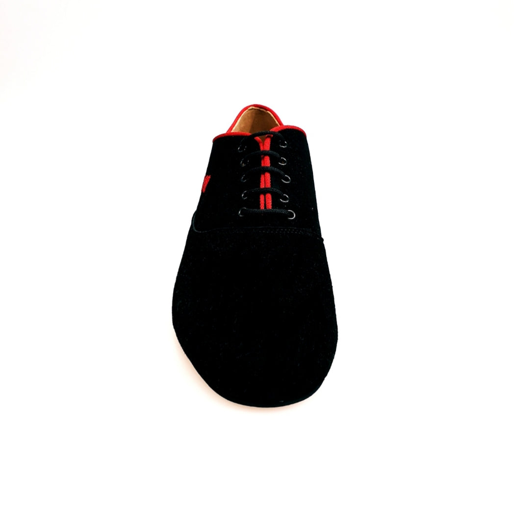 Scarpa da uomo Malaga MS07 K.Open in camoscio nero con ricamo Kizomba, chiusura stringata modello Oxford in stile elegante.