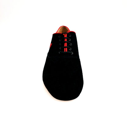 Scarpa da uomo Malaga MS07 K.Open in camoscio nero con ricamo Kizomba, chiusura stringata modello Oxford in stile elegante.