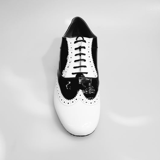 Adone (MS14) - Lace-up Dovetail Mod. Oxford Brogue Shoe in White Patent and Black Patent Round Shape