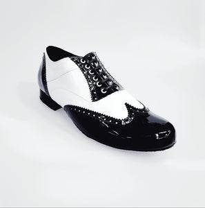 Adone (MS14) - Lace-up Dovetail Mod. Oxford Brogue Shoe in Black Patent and White Patent Round Shape