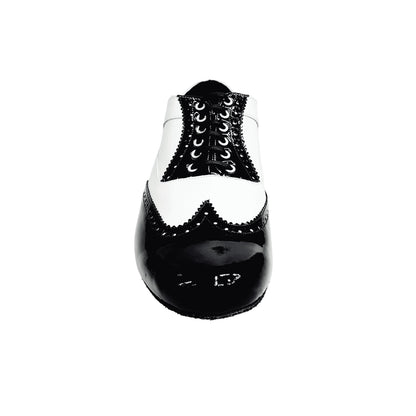 Scarpa stringata Oxford Brogue Adone MS14 in vernice nera e bianca, forma tonda, con dettagli eleganti e stile classico.