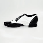 Carica immagine nella Galleria, Adone (MS14) - Stringata Coda di Rondine Mod. Oxford Brogue Scarpa in Vernice Nera e Vernice Bianca Forma Tonda
