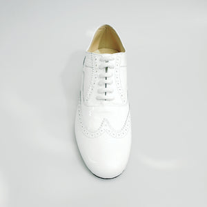 Adone (MS14) - Lace-up Dovetail Mod. Oxford Brogue Shoe in White Patent Leather Round Shape