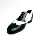 Load image into Gallery viewer, COTISO (108N) - Stringata a Coda di Rondine Mod. Oxford in Pelle Nera e Pelle Bianca
